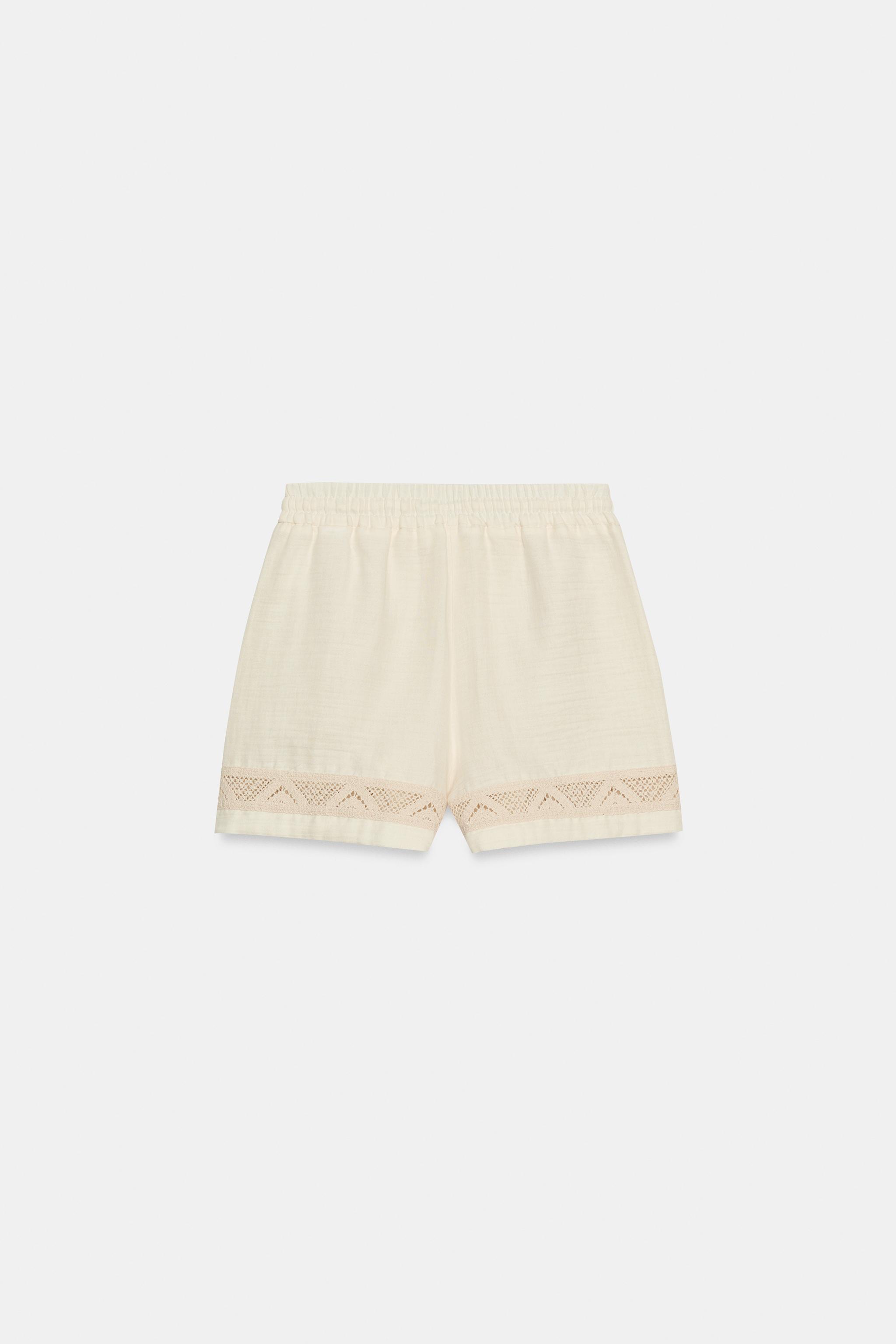 SHORT BRODÉ À TAILLE ÉLASTIQUE